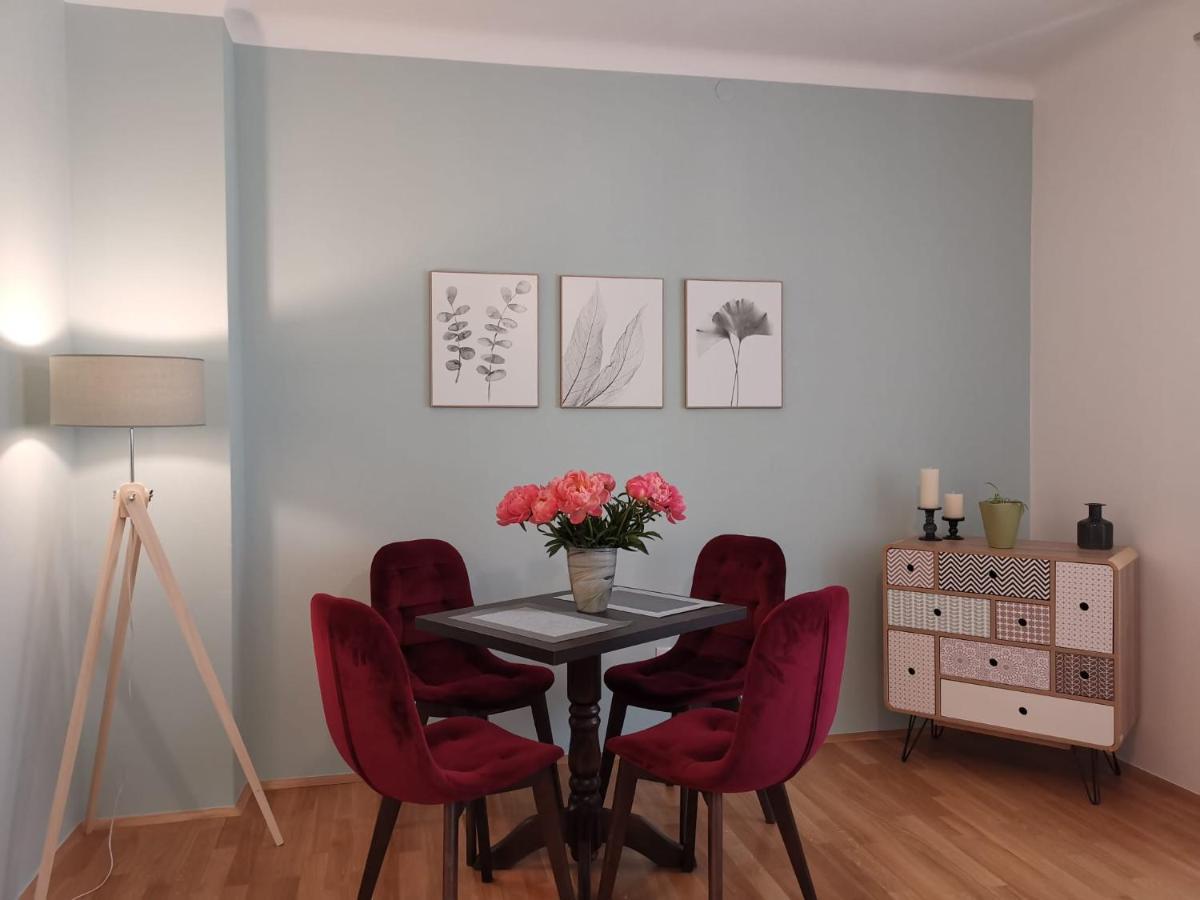 Point Apartment